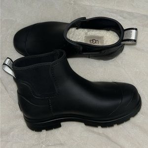 UGG rain/winter boots🩷